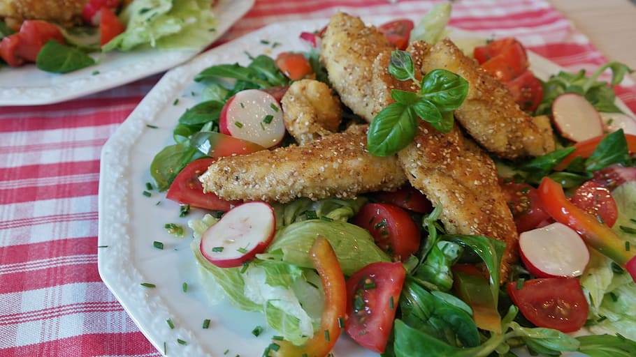 Salad with Chicken Breast and  Greens