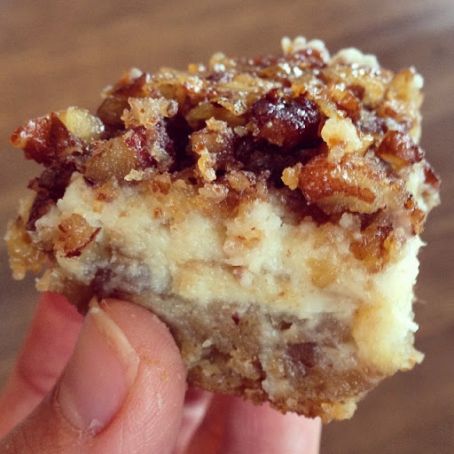 pecan cheesecake squares