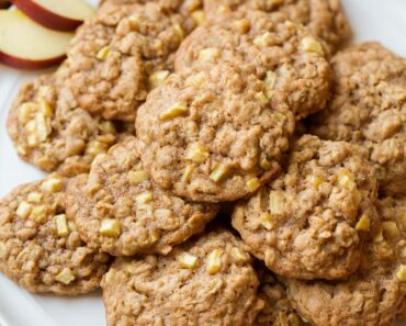 Fresh Apple Oatmeal Cookies