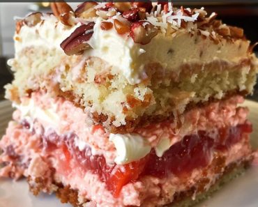 Strawberry Earthquake Cake